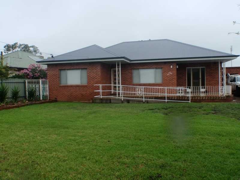 14 Inglis Street, Lake Albert NSW 2650