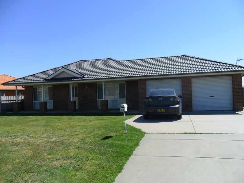 64 Paldi Crescent, Glenfield Park NSW 2650