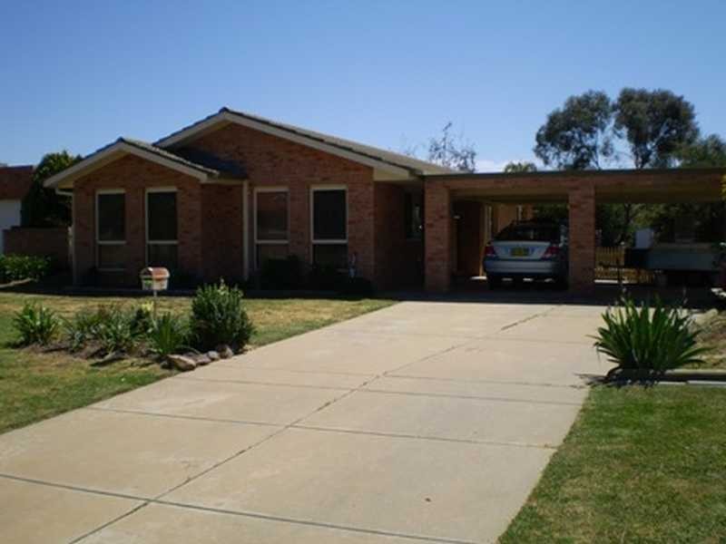 28 Grevillea, Lake Albert NSW 2650