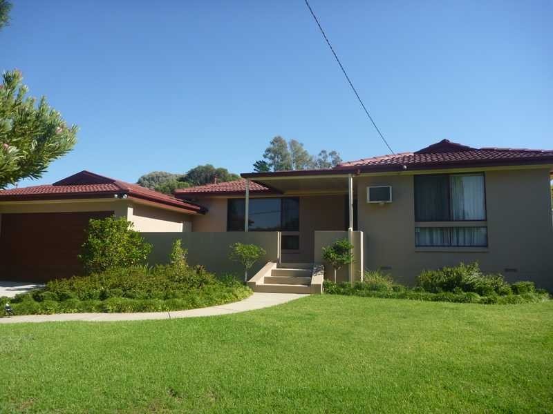 19 Tinga Crescent, Kooringal NSW 2650