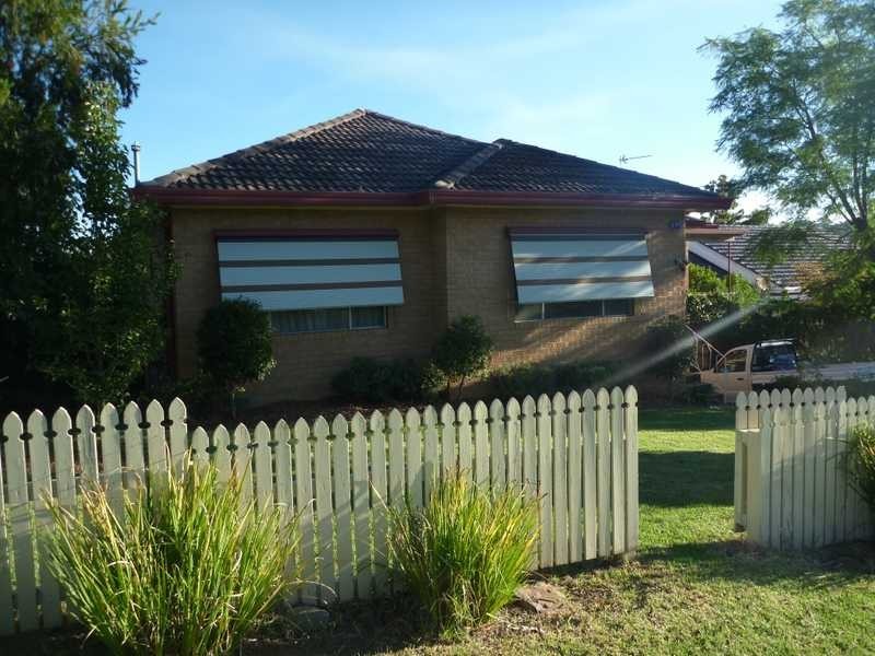 110 Simkin Crescent, Kooringal NSW 2650