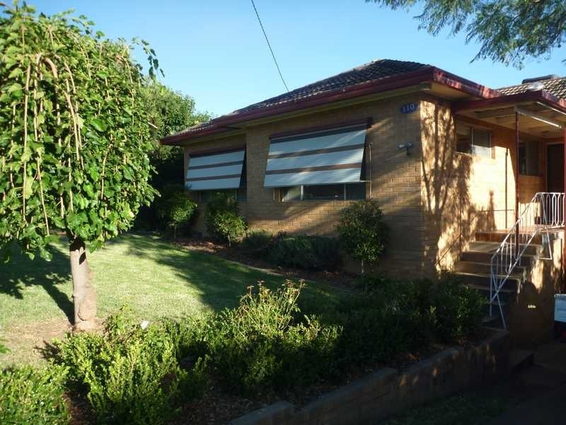 110 Simkin Crescent, Kooringal NSW 2650