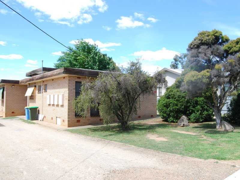 2/5 Charleville Road, Turvey Park NSW 2650