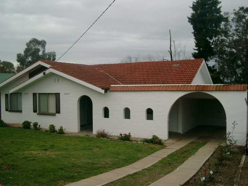 8 Walana Crescent, Kooringal NSW 2650