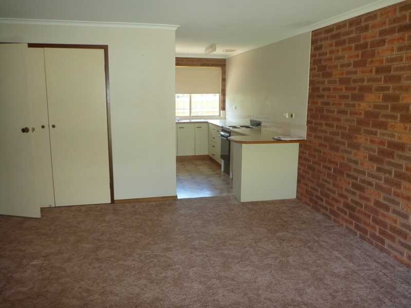 4/4 Borneo Place, Ashmont NSW 2650