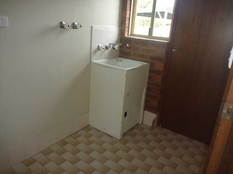 4/4 Borneo Place, Ashmont NSW 2650