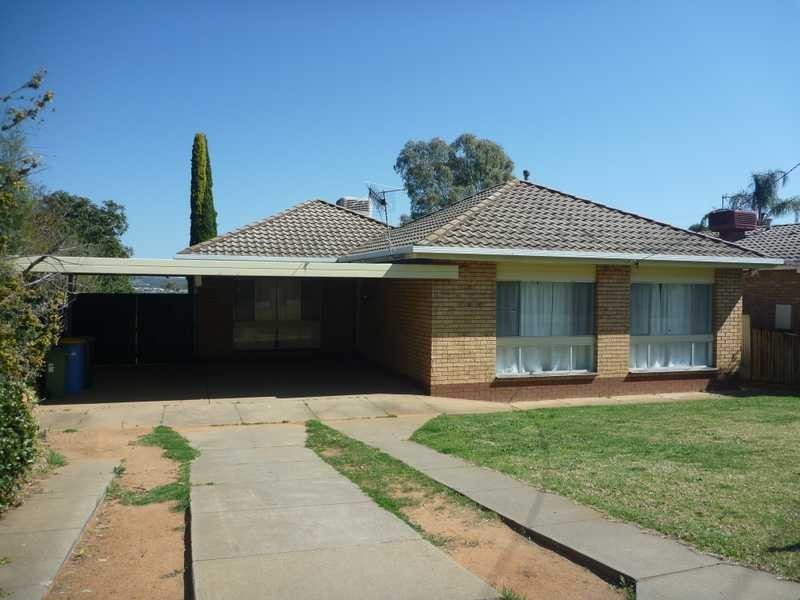 16 Mimosa Drive, Mount Austin NSW 2650