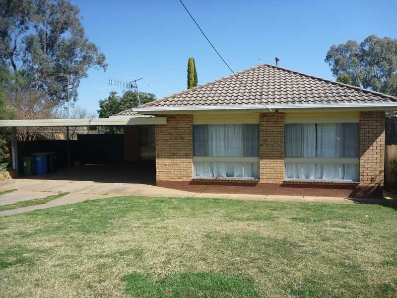 16 Mimosa Drive, Mount Austin NSW 2650