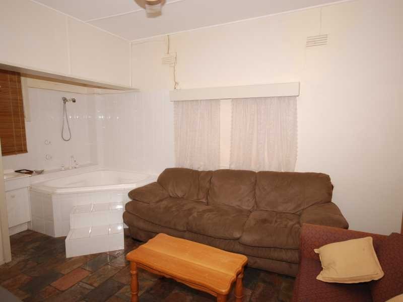 Kooringal NSW 2650