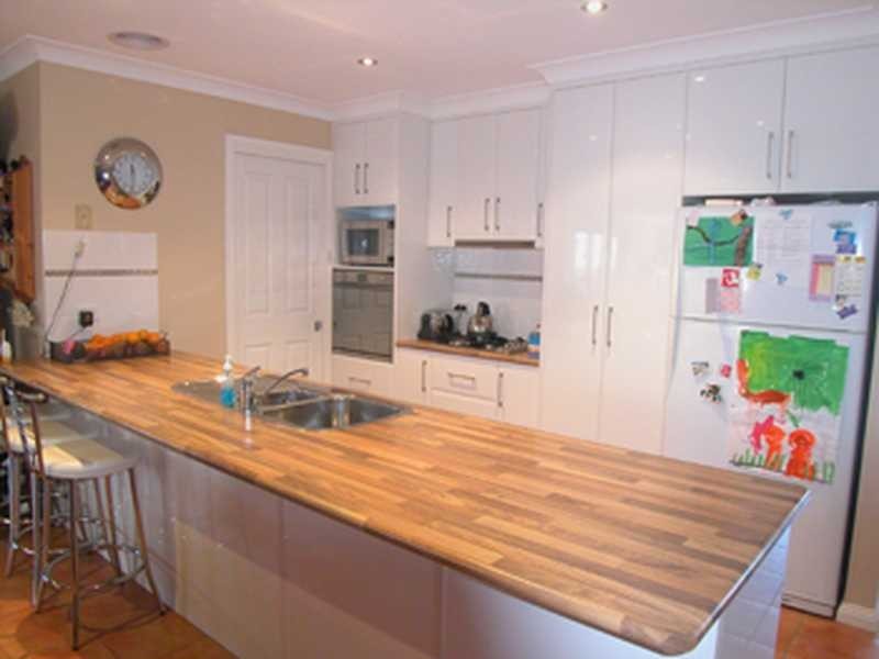 3 Manya Place, Glenfield Park NSW 2650