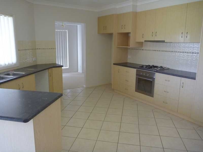 36 Paldi Crescent, Glenfield Park NSW 2650