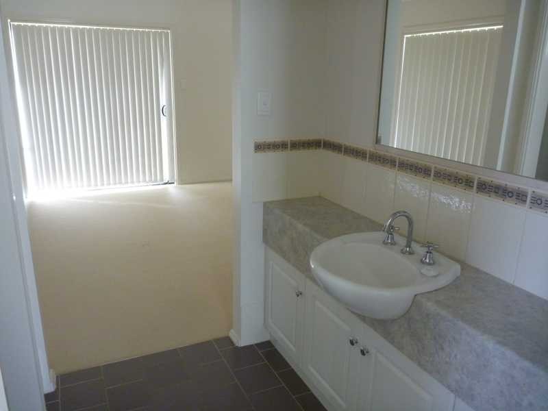 36 Paldi Crescent, Glenfield Park NSW 2650