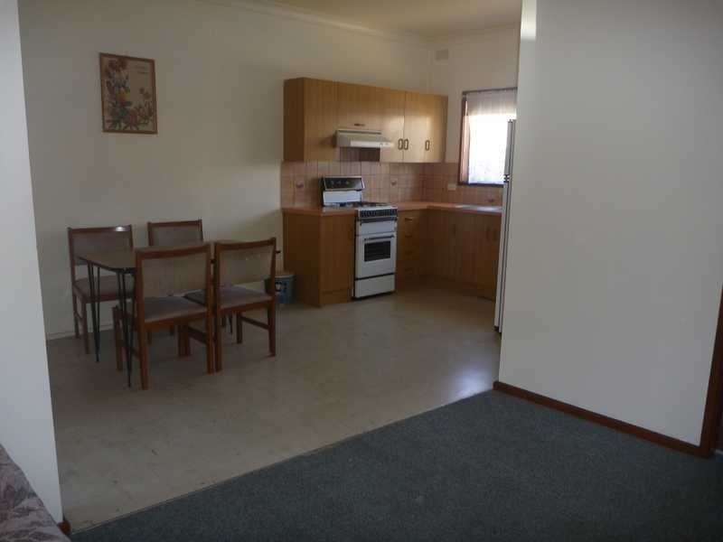 2/7 Edney Street, Kooringal NSW 2650