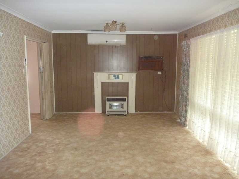 24 Raye Street, Tolland NSW 2650