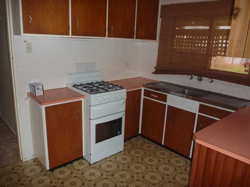 24 Raye Street, Tolland NSW 2650