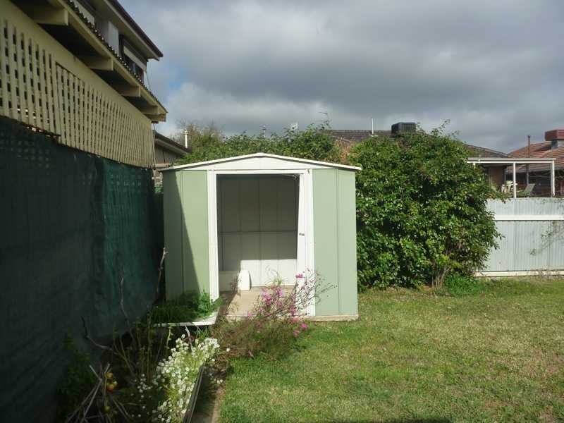 24 Raye Street, Tolland NSW 2650