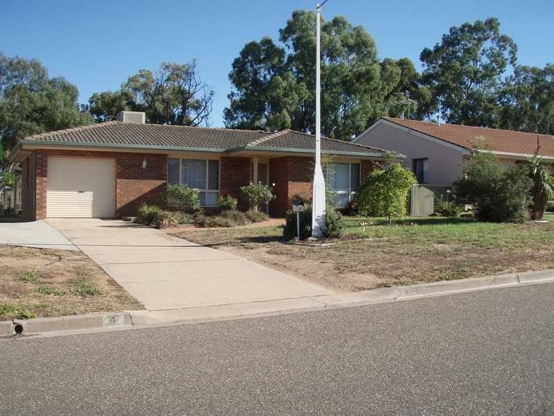 4 Doman Street, Estella NSW 2650