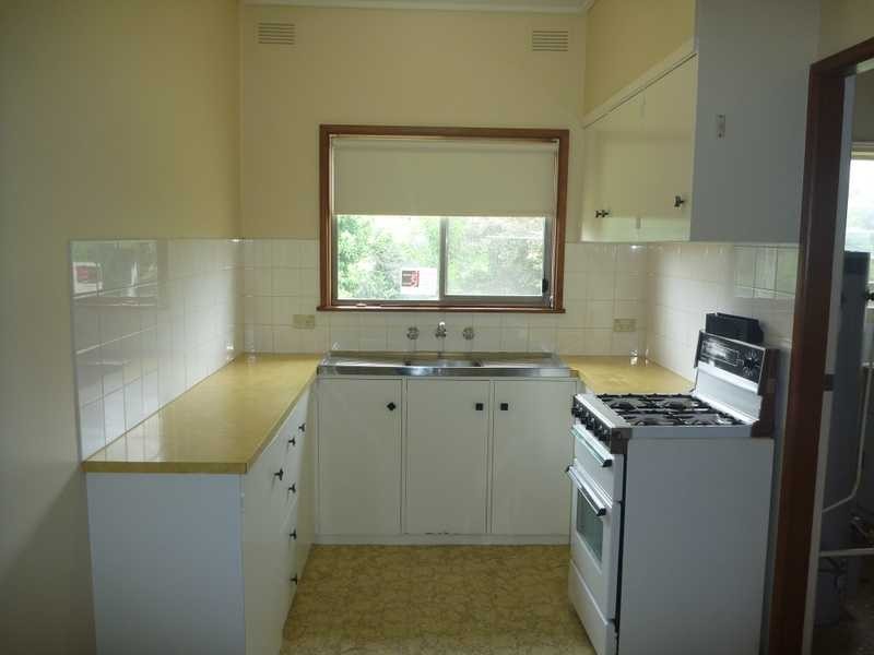 2/10 Henschke Avenue, Tolland NSW 2650