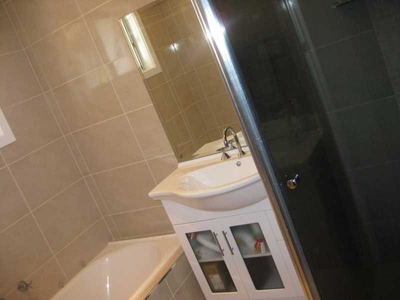 9 White Avenue, Kooringal NSW 2650