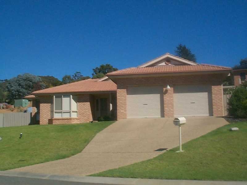 10 Selwyn Place, Tatton NSW 2650