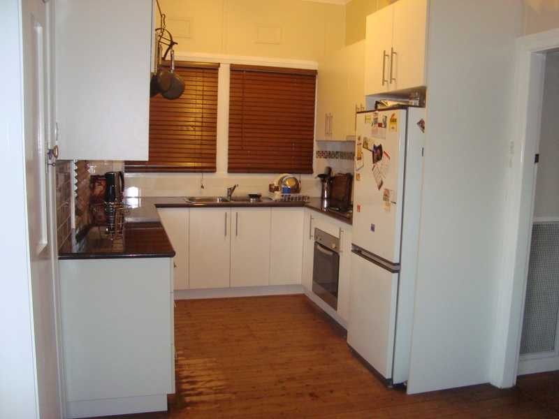 31 Heath Street, Turvey Park NSW 2650