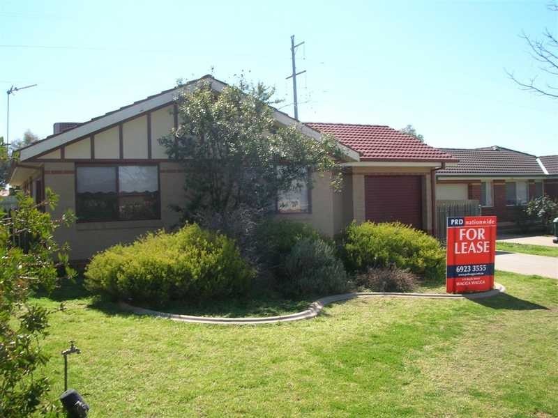 16 Girraween Mews, Glenfield Park NSW 2650