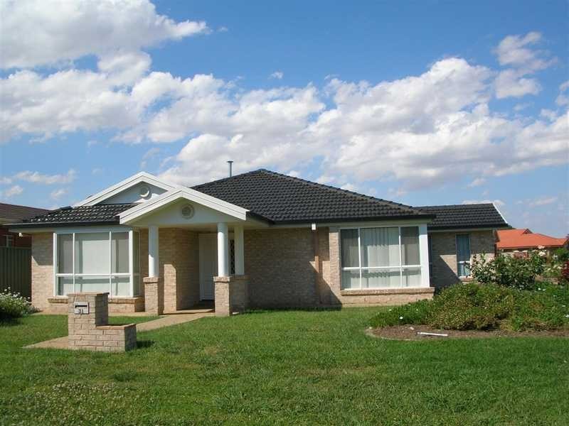 1/31 Lansdowne Avenue, Lake Albert NSW 2650