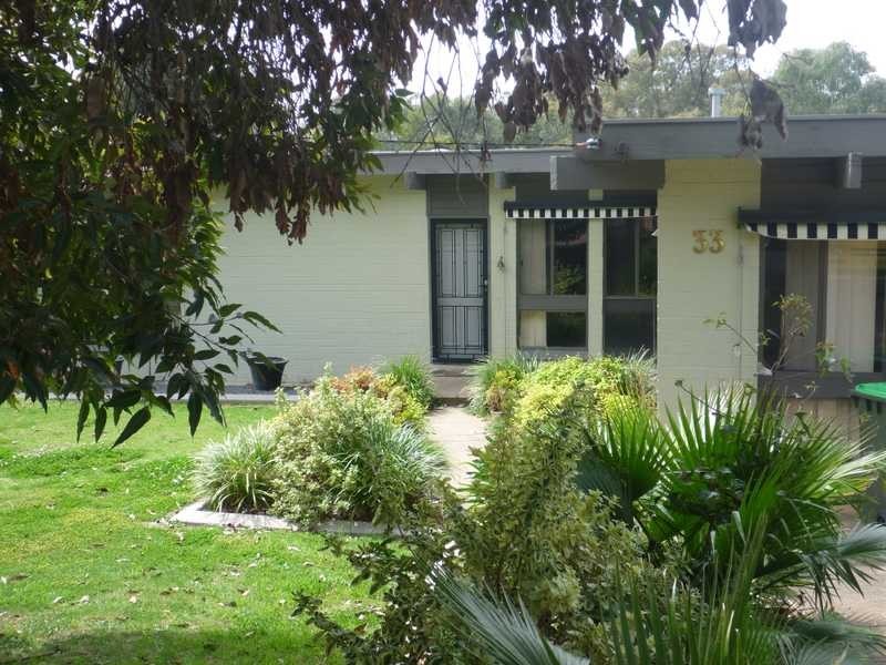 33 Graham Street, Lake Albert NSW 2650