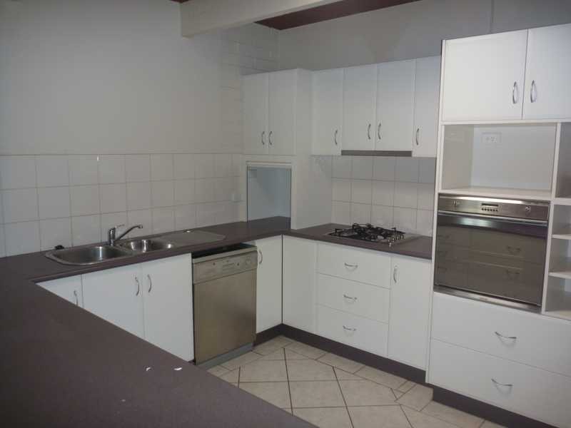33 Graham Street, Lake Albert NSW 2650
