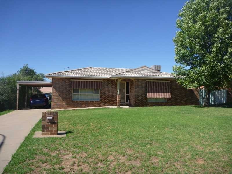 17 Avocet Drive, Estella NSW 2650