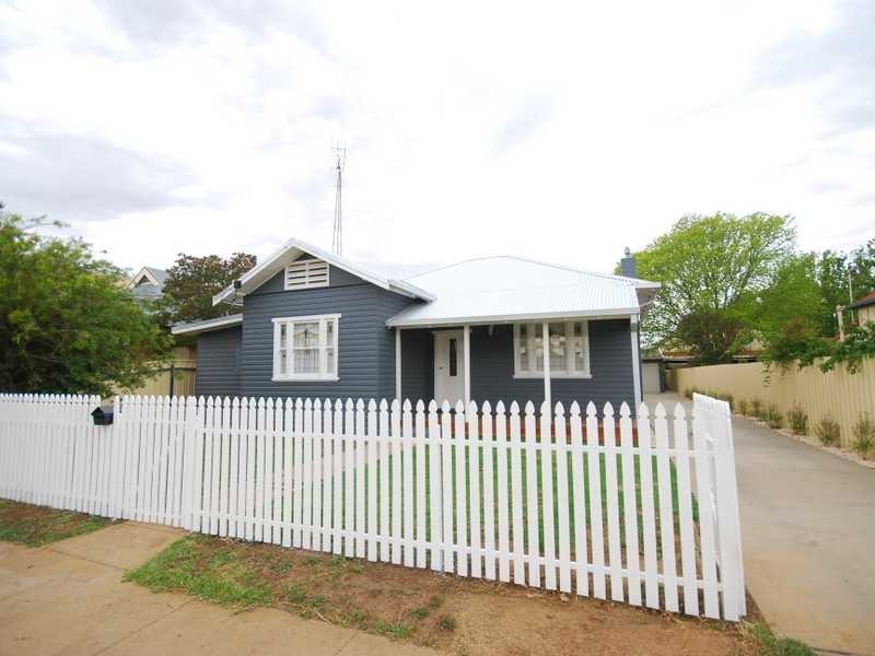 30 Travers Street, Wagga Wagga NSW 2650