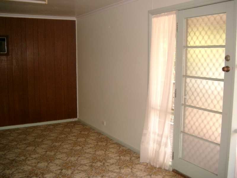 28 Inglis Street, Lake Albert NSW 2650
