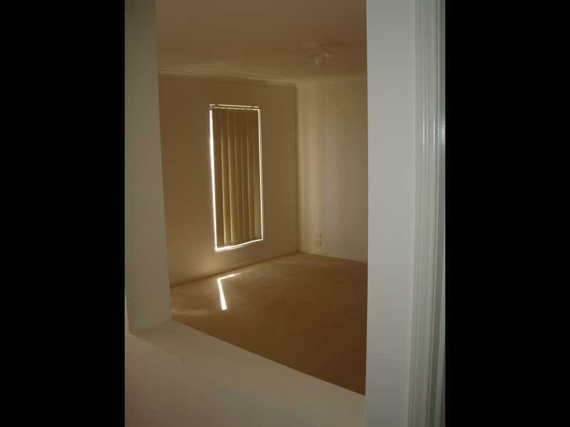 64 Yentoo Drive, Glenfield Park NSW 2650