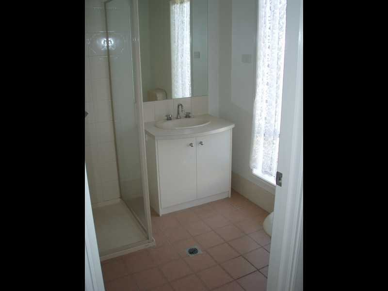 64 Yentoo Drive, Glenfield Park NSW 2650