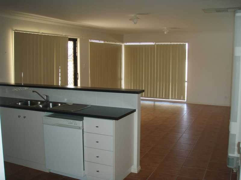 64 Yentoo Drive, Glenfield Park NSW 2650