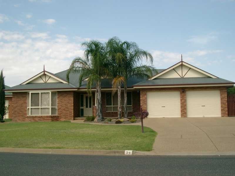 34 Yentoo Drive, Glenfield Park NSW 2650