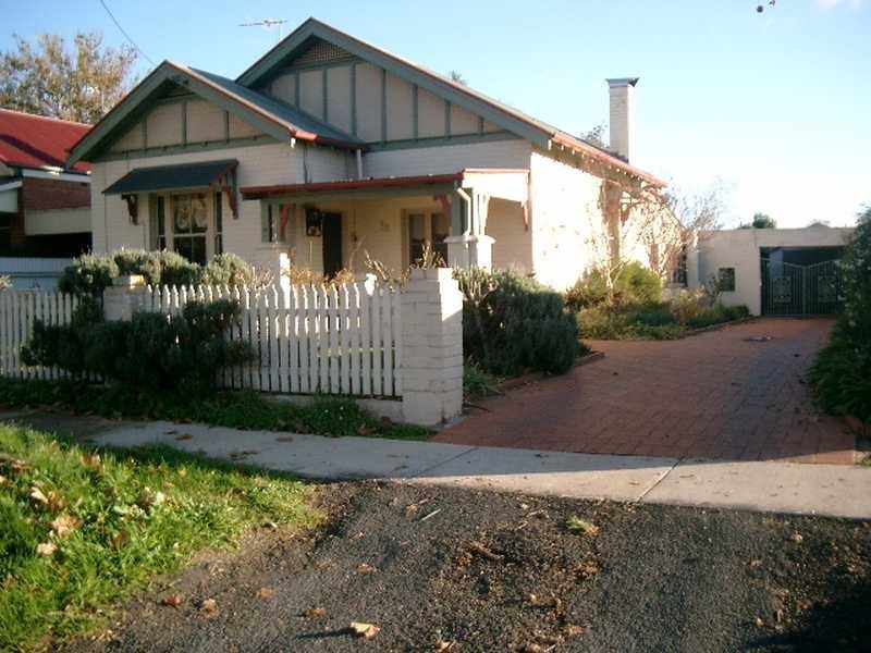 38 Mckinnon Street, Wagga Wagga NSW 2650