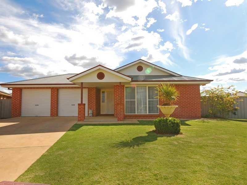 5 Garru Place, Glenfield Park NSW 2650