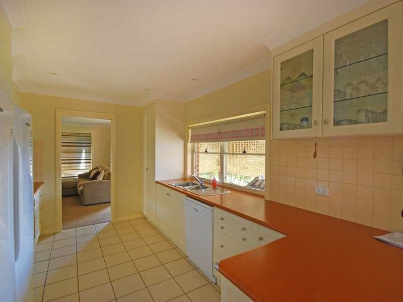 5 Garru Place, Glenfield Park NSW 2650