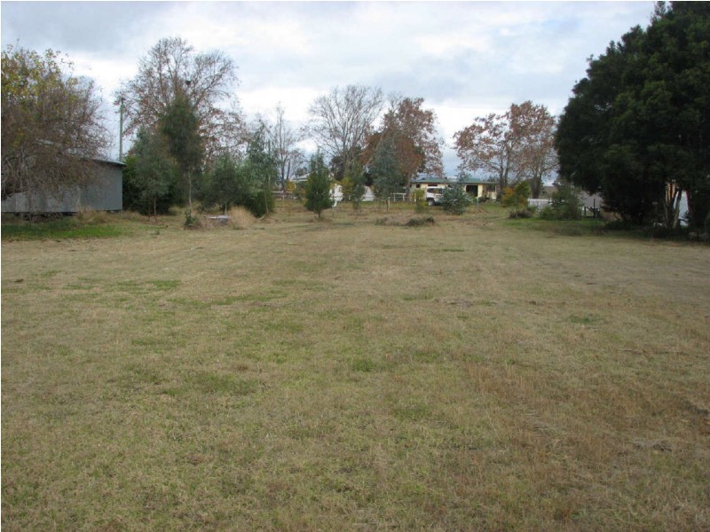 14 Kurrajong Street, Tannymorel QLD 4372