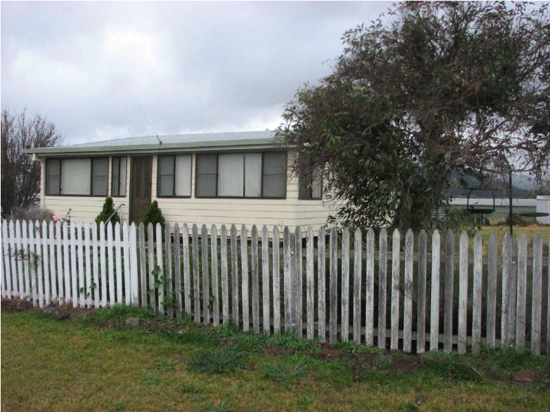 33 Poinsettia Street, Killarney QLD 4373