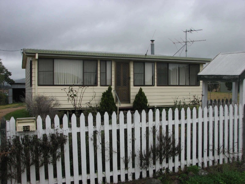 33 Poinsettia Street, Killarney QLD 4373