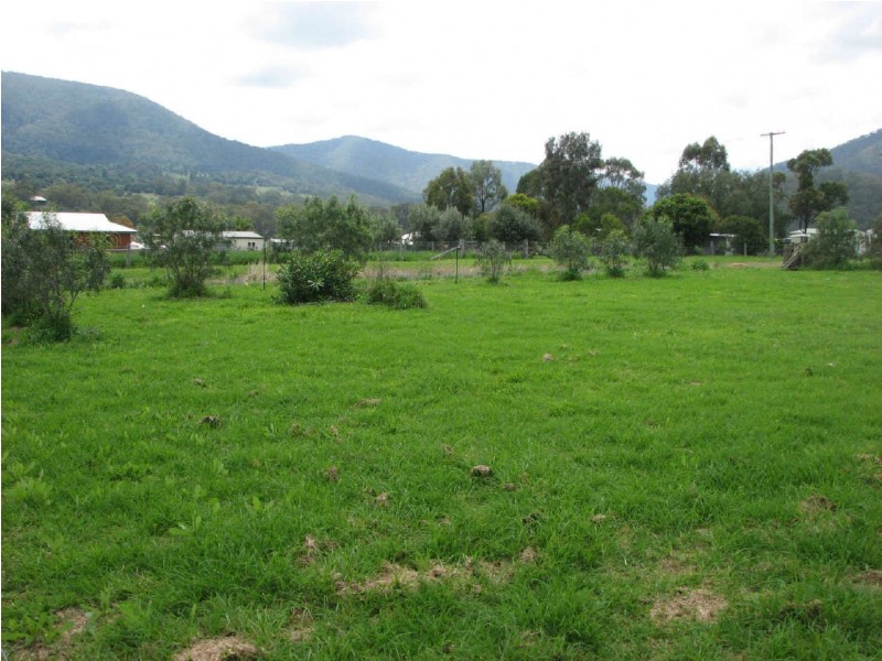 22 Roach Street, Mount Colliery QLD 4370