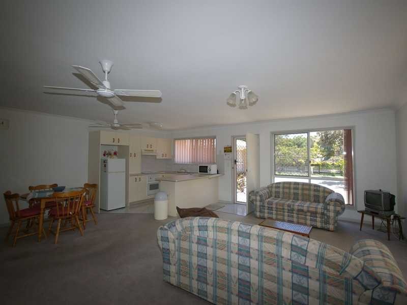 Unit 1/24 Foley Street, Bongaree QLD 4507