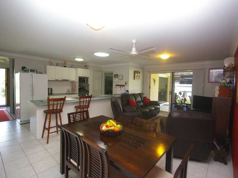 3 Dixon Court, Beachmere QLD 4510