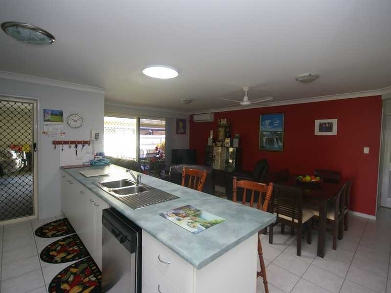3 Dixon Court, Beachmere QLD 4510