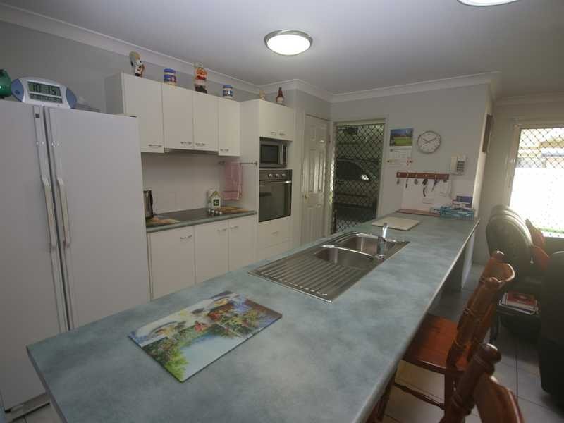 3 Dixon Court, Beachmere QLD 4510