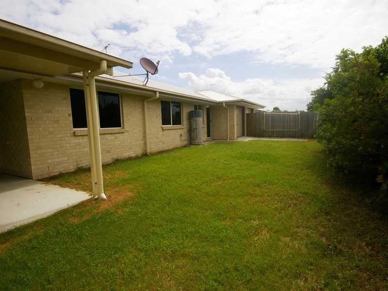 Unit 5/3-5 Weeroona Avenue, Beachmere QLD 4510