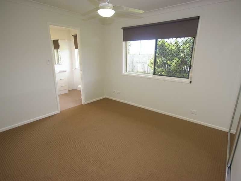 Unit 5/3-5 Weeroona Avenue, Beachmere QLD 4510