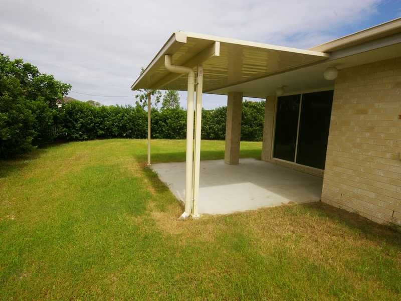 Unit 5/3-5 Weeroona Avenue, Beachmere QLD 4510